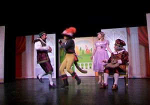 Çocuklar Çizmeli Kedi'de buluştu